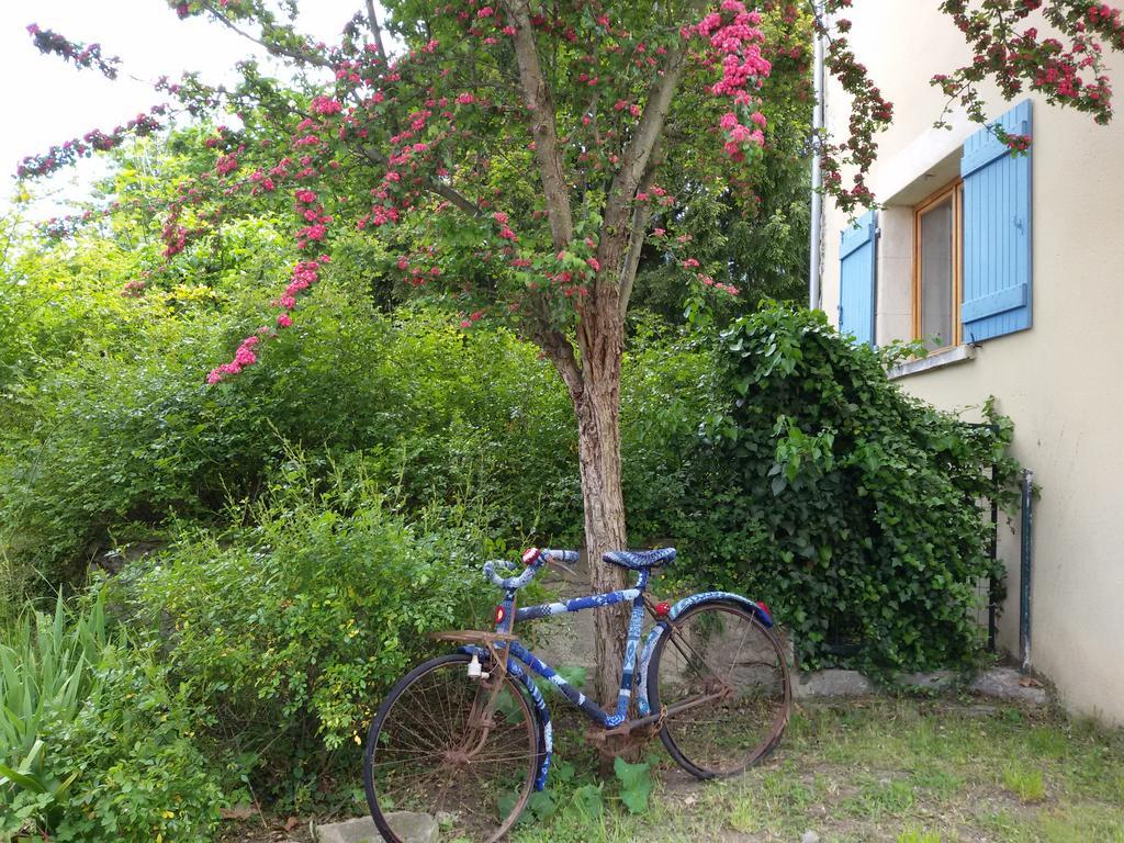 לינה וארוחת בוקר Chaptuzat Le Vieux Velo מראה חיצוני תמונה